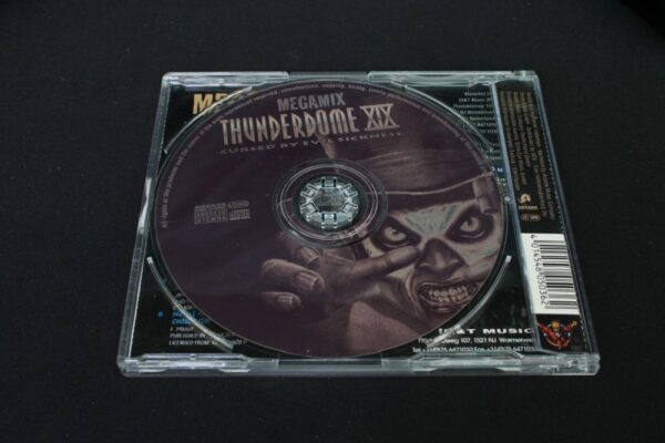 Various – Thunderdome XIX - Megamix (Cursed By Evil Sickness) CD0644 - immagine 2