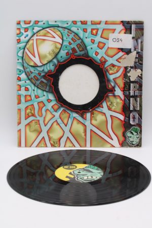 Highlander ‎– Hold Me Now LP01206